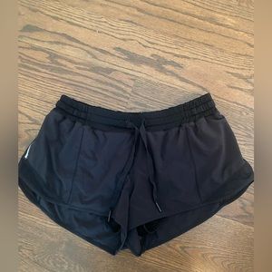 Lulu Lemon hotty hot short with tie 2.5 inch